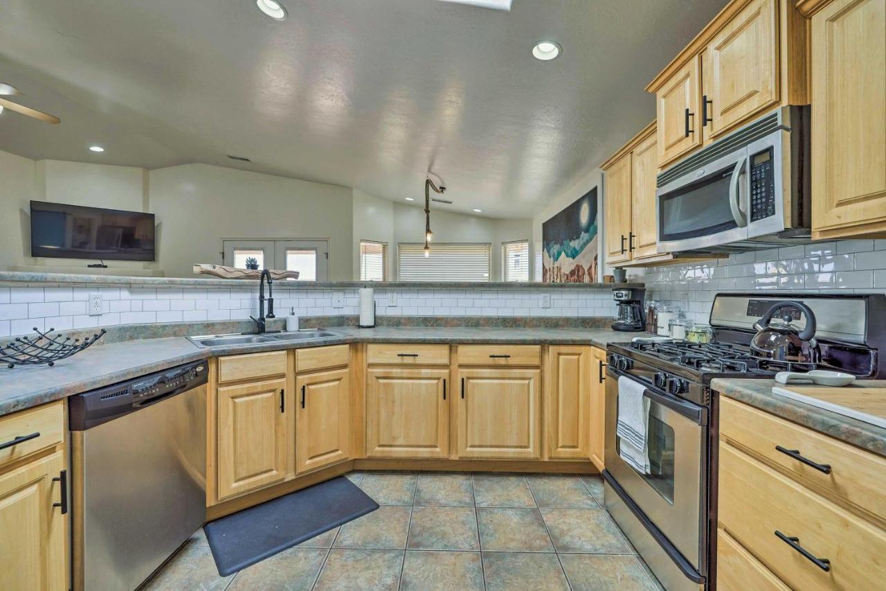 Modern Page Retreat With View, 9 Mi To Wahweap Beach Villa Exterior foto